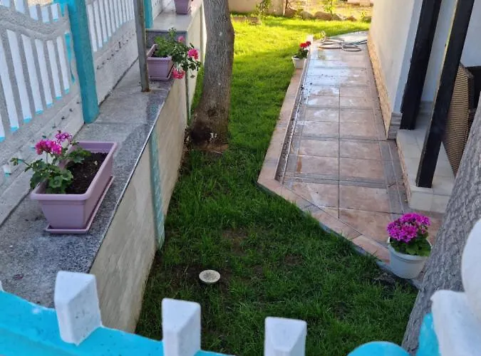 Къща за гости Izgrev 24а 3*