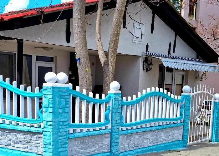 Къща за гости Izgrev 24а 3*