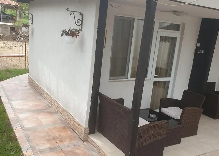 Izgrev 24а Къща за гости